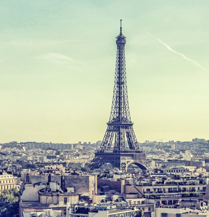 Flyv billigt til byernes by Paris